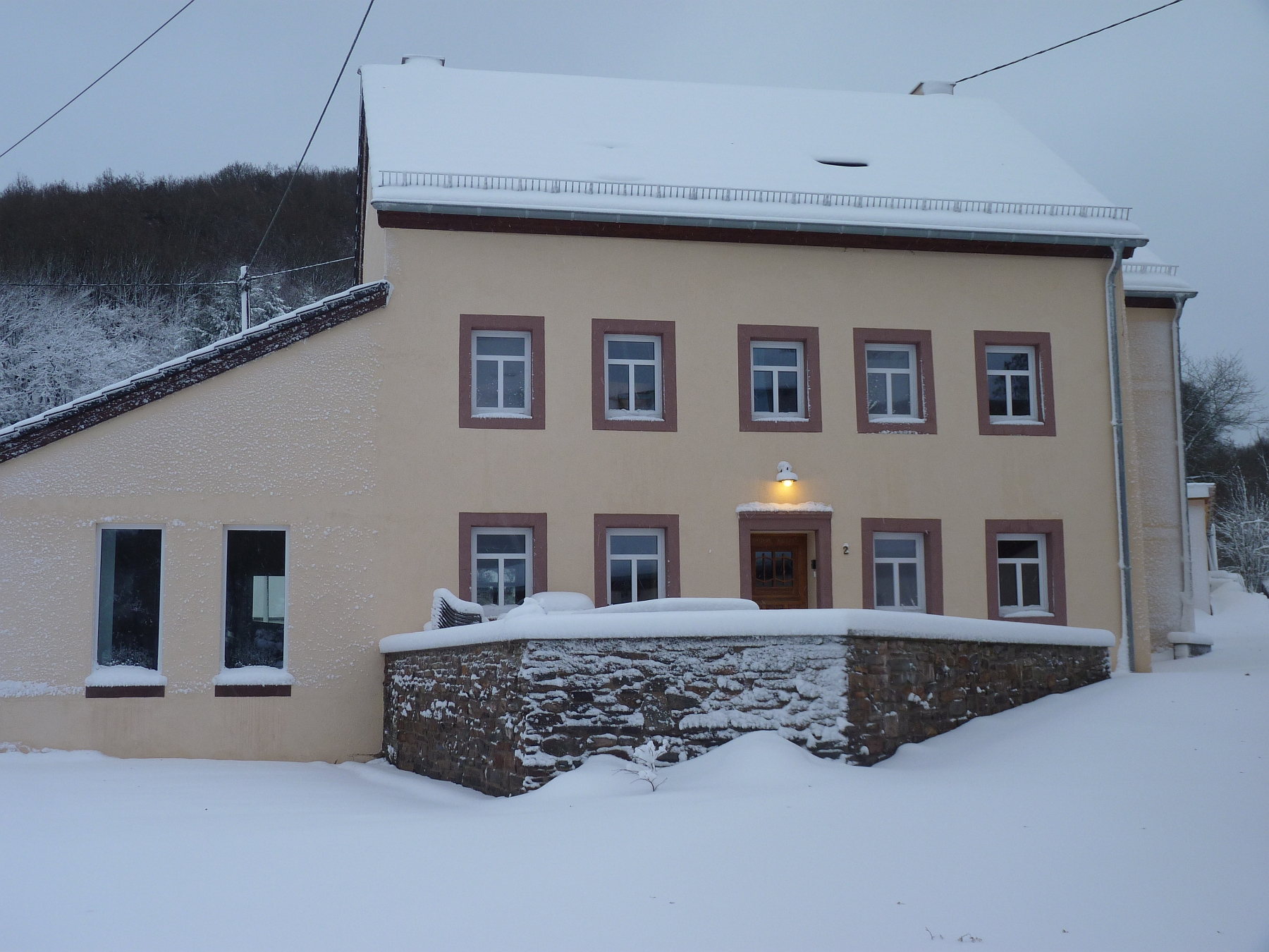 Eifellandhaus im Schnee